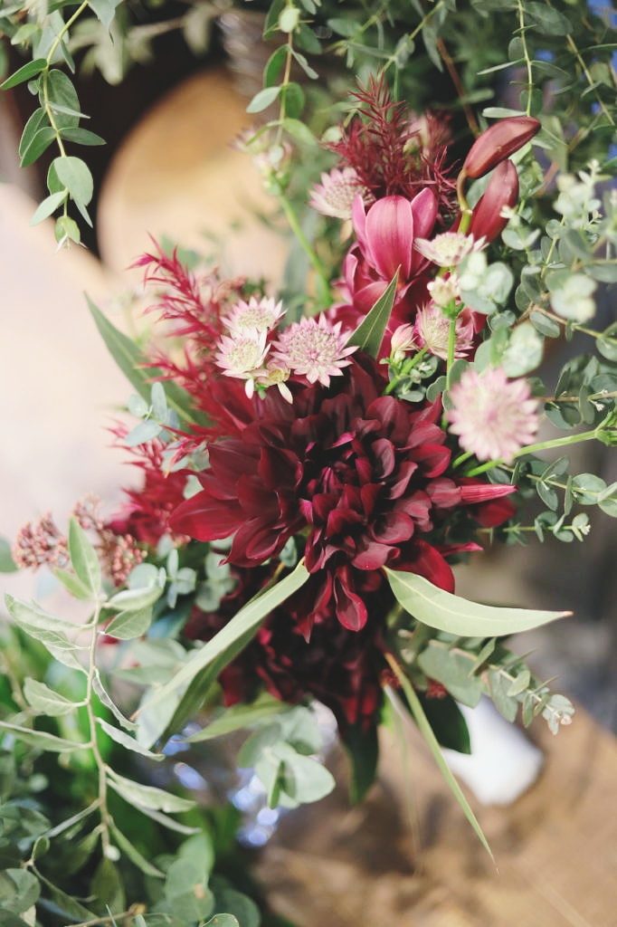 結婚式したくない、家族だけの結婚式、福岡ウエディングプランナー、九州フリープランナー、おしゃれなドレス、友人だけの結婚式、大人ウエディング、ウエディングブーケ