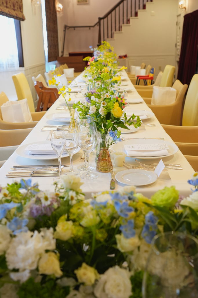 フリーウエディングプランナー福岡、北九州、テーブル装花、レストランウエディング、少人数、カラフル、結婚式