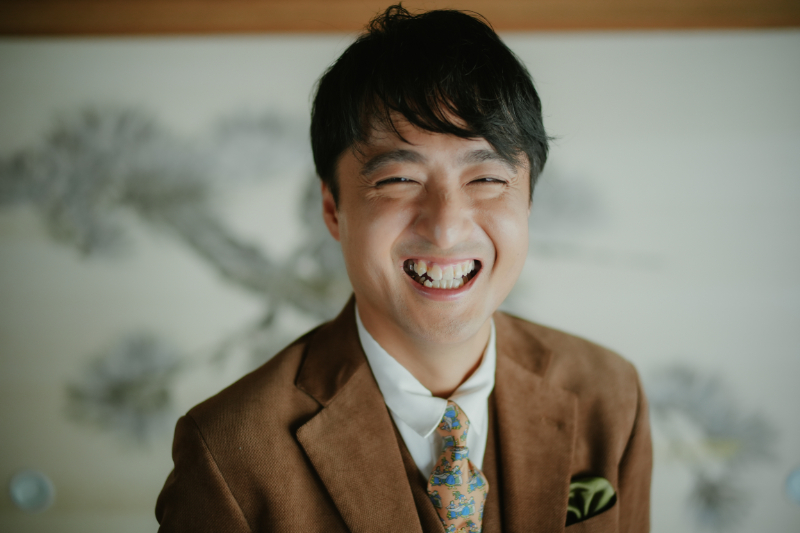 新郎の笑顔