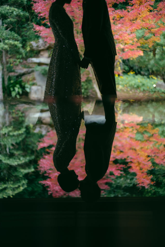 新郎新婦のシルエット