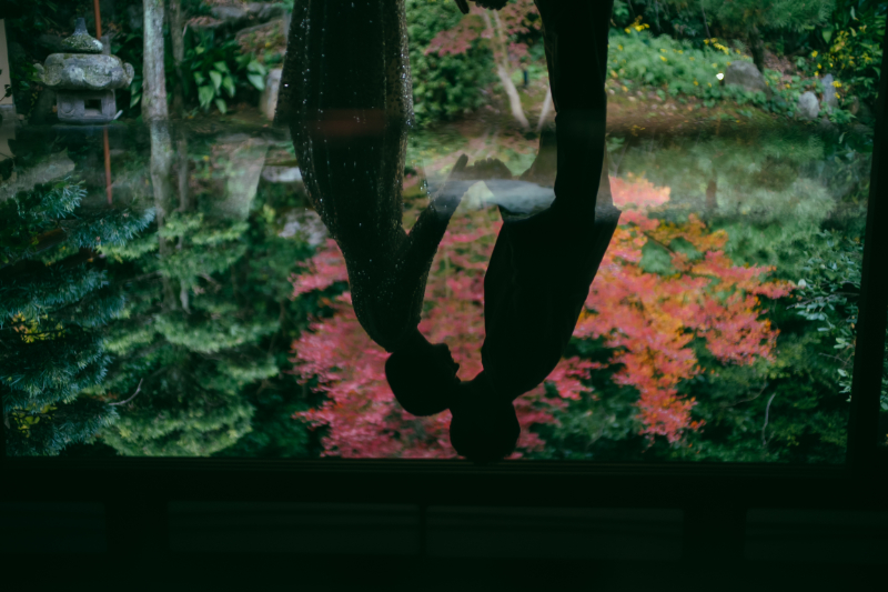 新郎新婦のシルエット