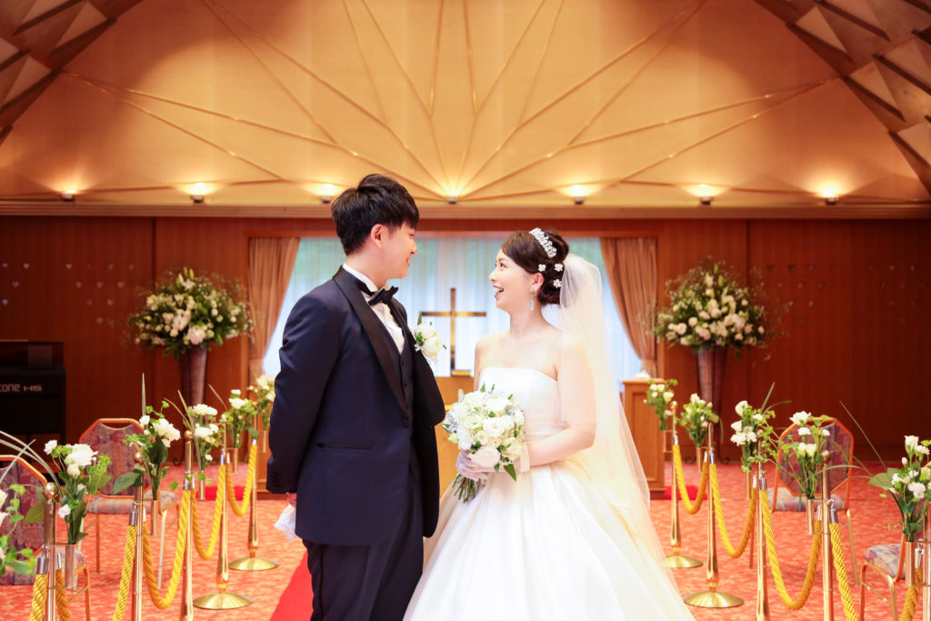 結婚式の新郎新婦