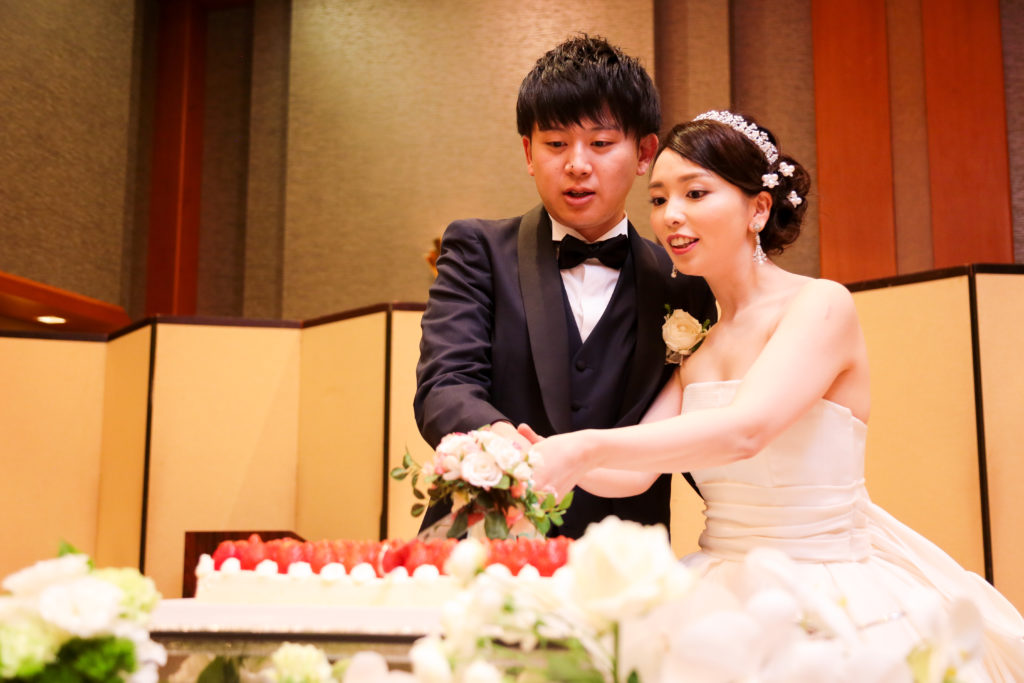 結婚式ケーキ入刀