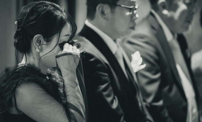 福岡フリーウエディングプランナーが演出する結婚式で、涙を流すお母様