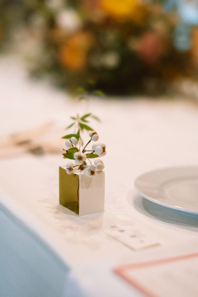 福岡のフリーウエディングプランナーによる古民家ウエディングのペーパーアイテム一輪挿し